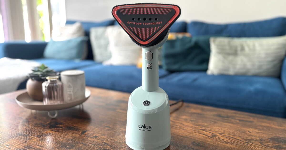 Un vêtement défroissé en 3 minutes ? J’ai testé le Calor Aerosteam qui aspire les plis