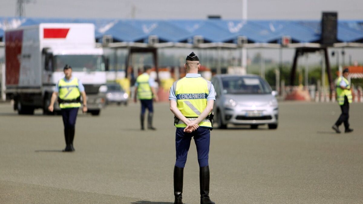 Un passeur au péage de l'A1 : entre contrebande et désespoir