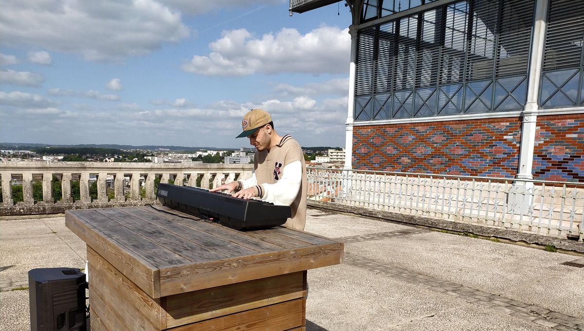 Un concert inattendu à Angoulême: Hugo Bach, le pianiste des gares