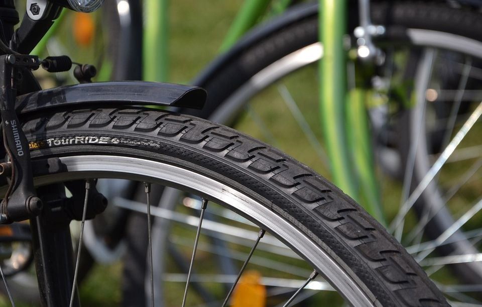 Un drame à Bourges : Un garçon de 9 ans perd la vie dans un accident de vélo