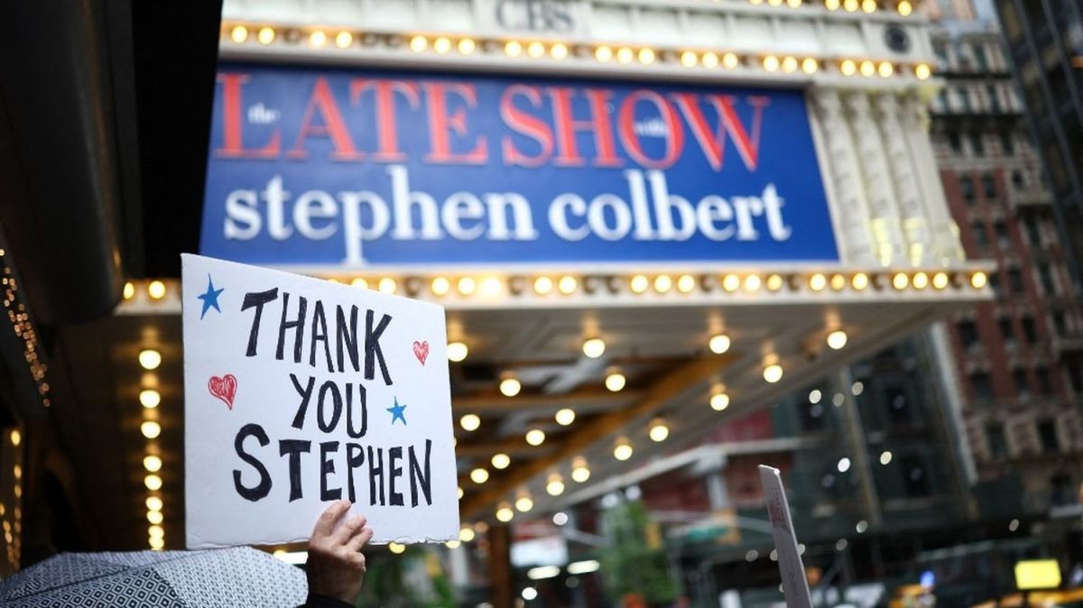 Stephen Colbert dit adieu au Late Show, reflet de la tension avec Trump