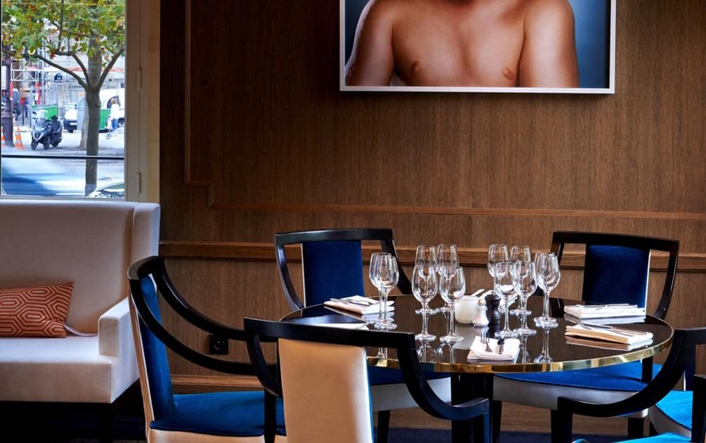 Le Victoria 1836 : une brasserie d'exception face à l'Arc de Triomphe