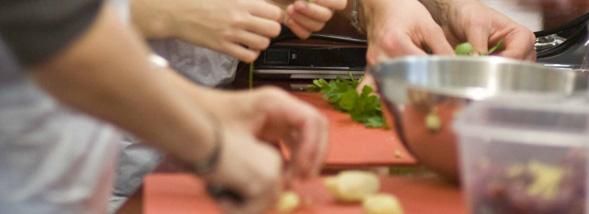 Cuisiner malin : préparez vos repas pendant la pause déjeuner