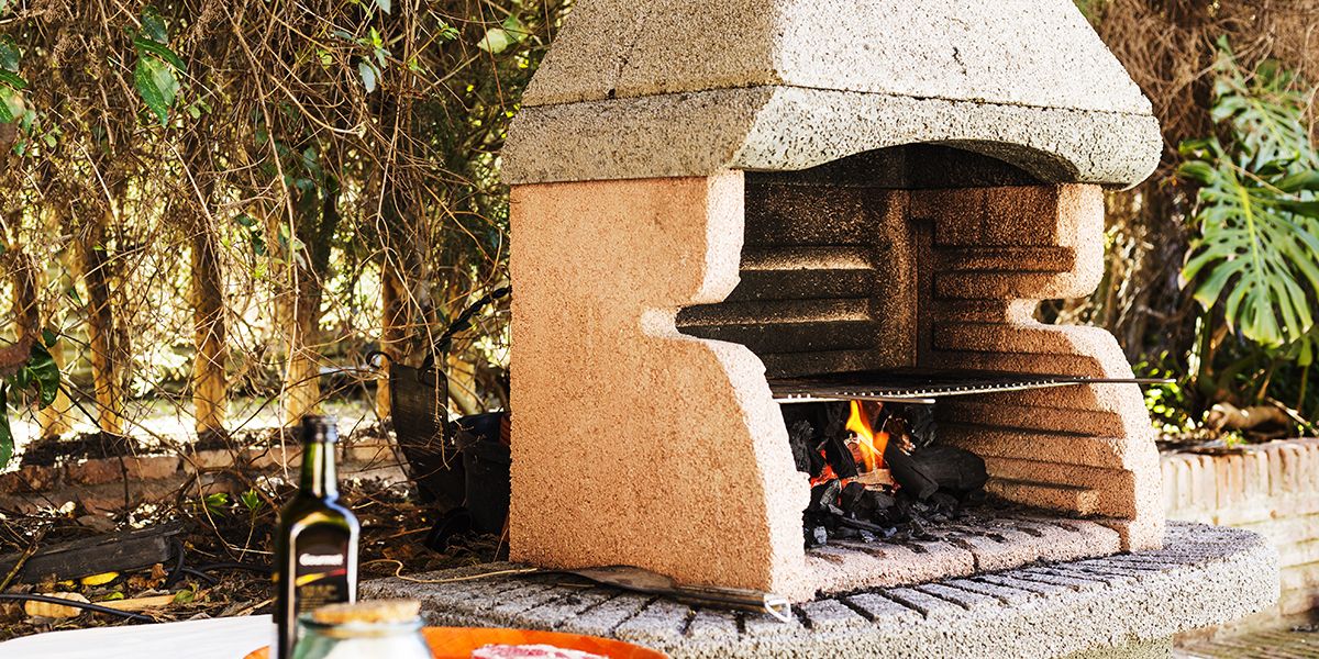 Créer votre barbecue en dur : un guide pratique pour votre jardin