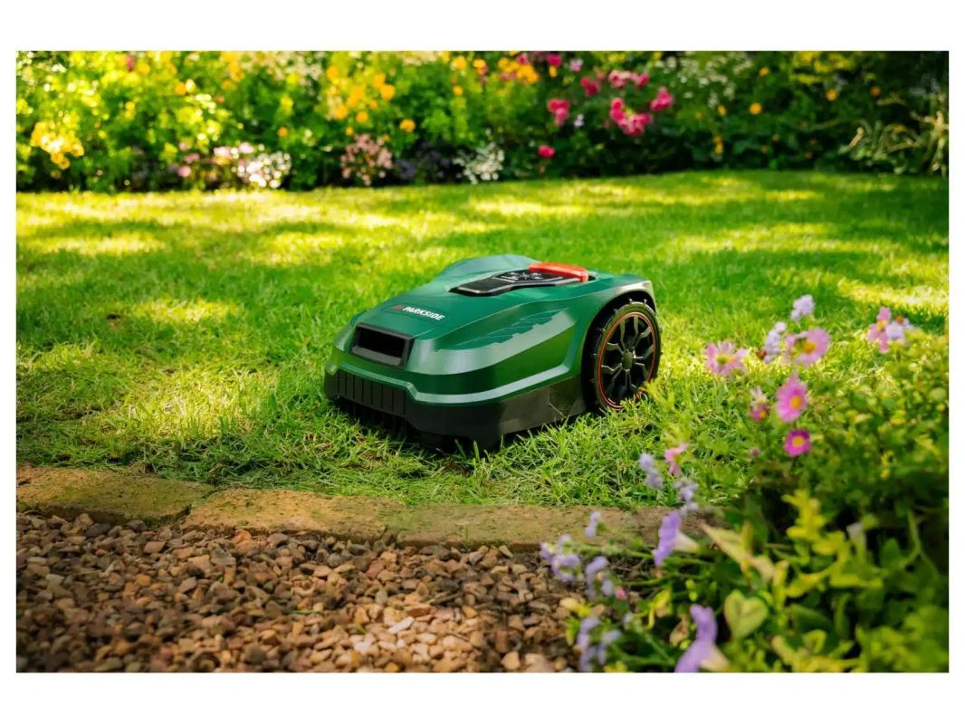 Lidl révolutionne le jardinage avec sa tondeuse robot à moins de 200 €