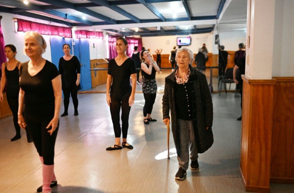 Evelyn Cordero, à 100 ans, danse avec la vie et inspire des générations au Chili