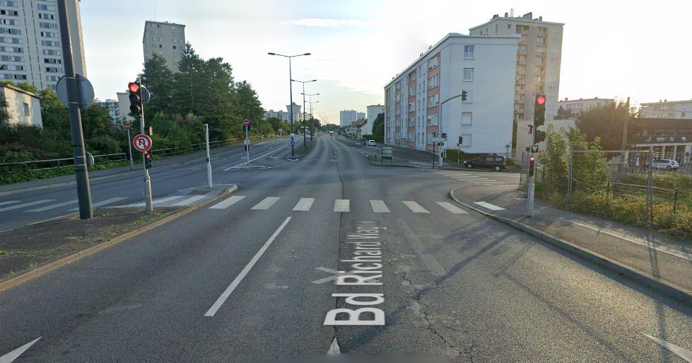 Tragédie à Tours : une cycliste de 33 ans succombe après un choc terrible avec un camion