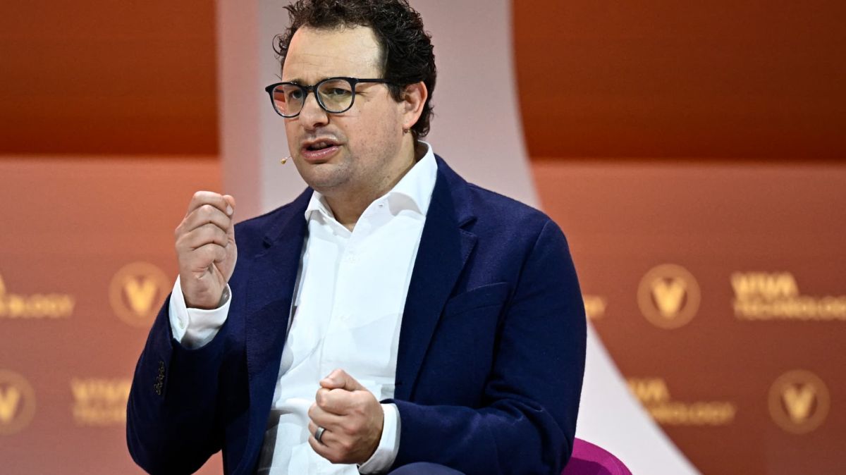 Anthropic fait chavirer la barre des mille milliards et devance OpenAI