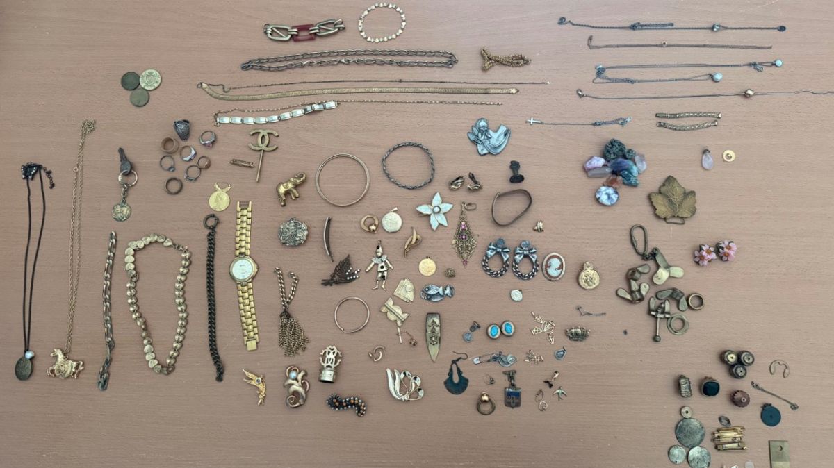 La gendarmerie d'Amboise lance un appel pour retrouver les propriétaires de bijoux volés