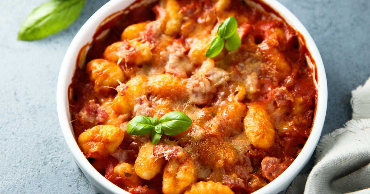 Un gratin de gnocchis aux boulettes pour des soirées réconfortantes
