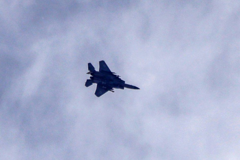 Violence au Liban : le Hezbollah frappe Israël, des bombardements israéliens causent des morts