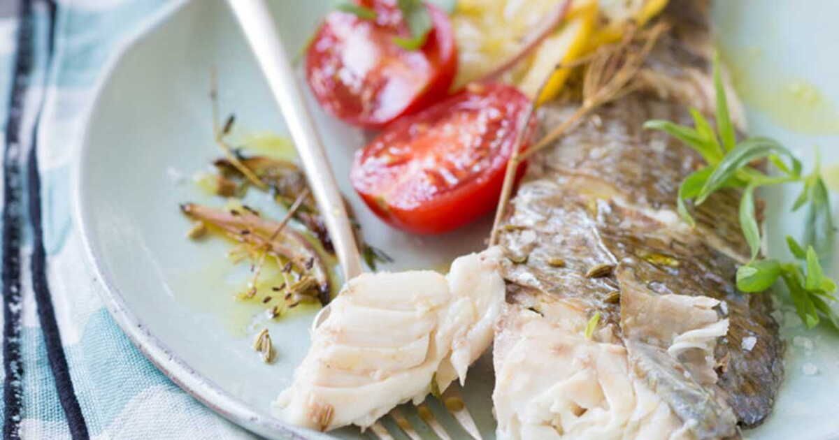 Dorades rôties aux herbes : un plat à savourer