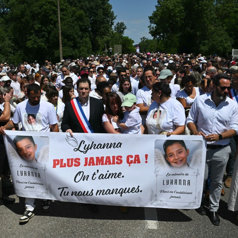 Un hommage émouvant pour Lyhanna : la famille unie lors de la marche blanche