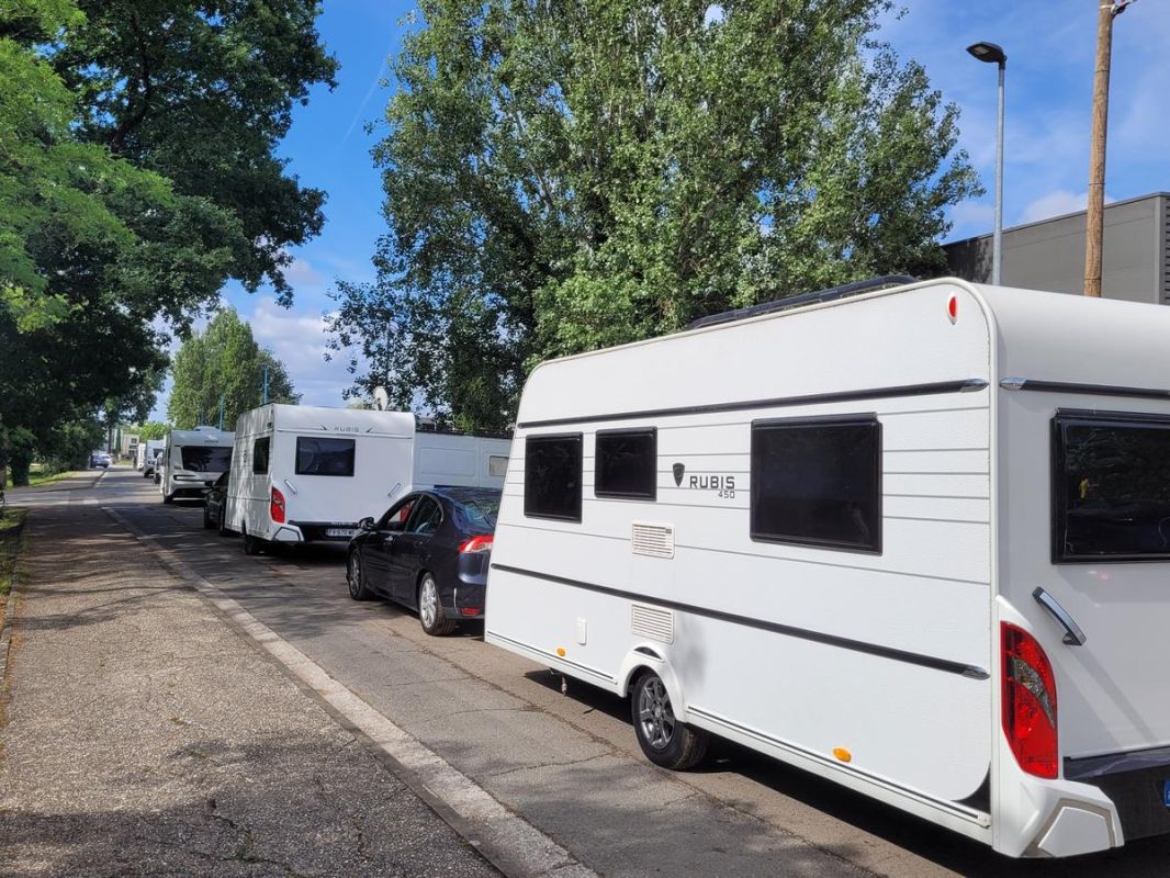 Les gens du voyage quittent Bruges pour Mérignac : un départ sous tension