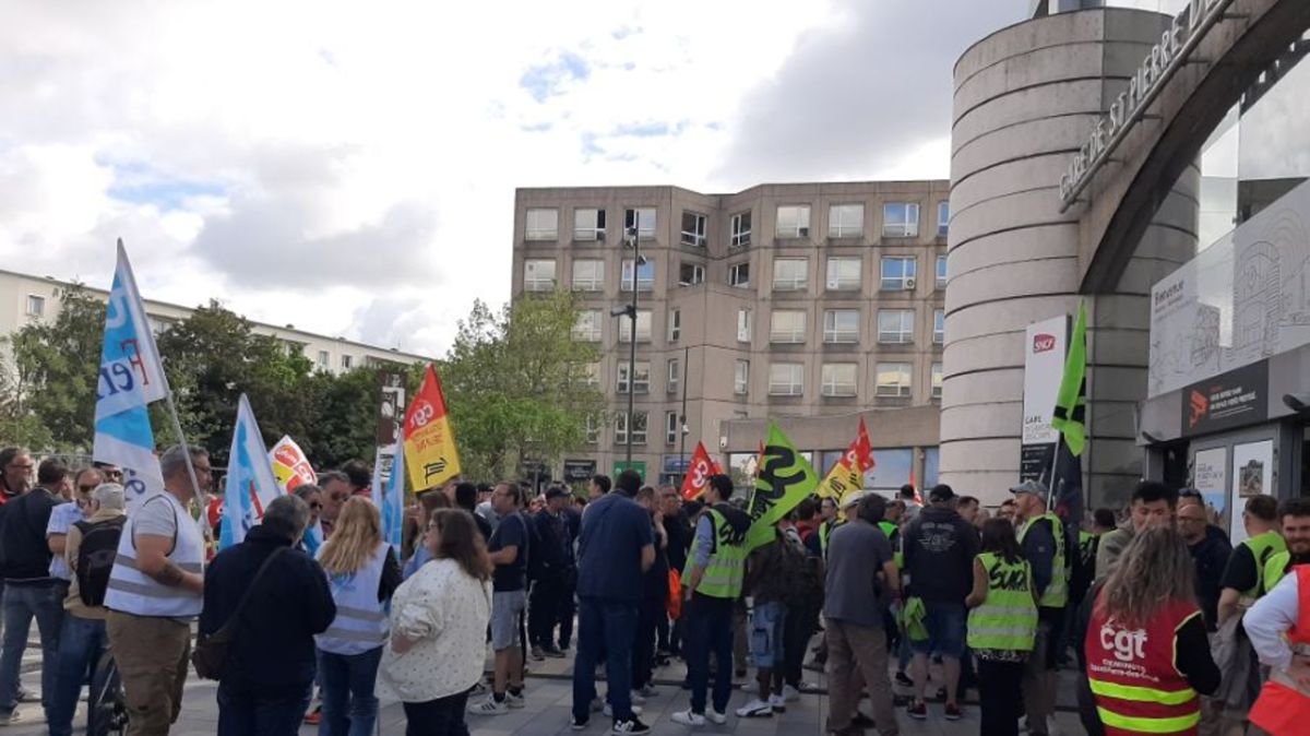 Les cheminots s'unissent pour défendre leurs droits à Saint-Pierre-des-Corps