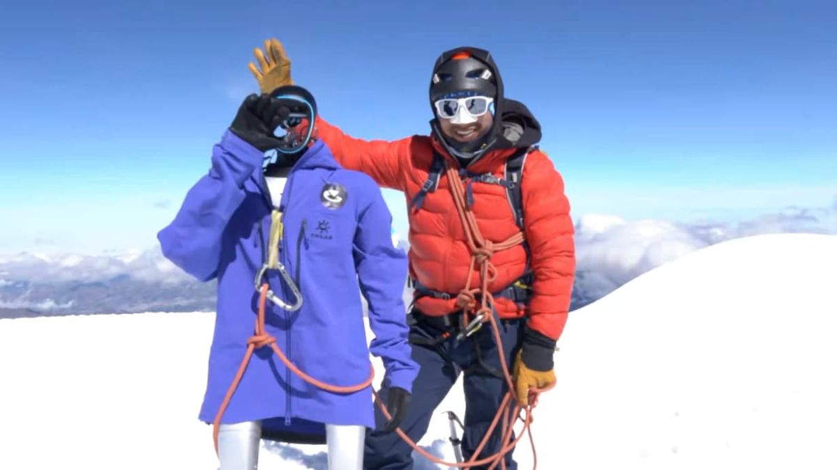 Un robot humanoïde atteint le sommet d'un volcan en Équateur : une avancée pour la technologie