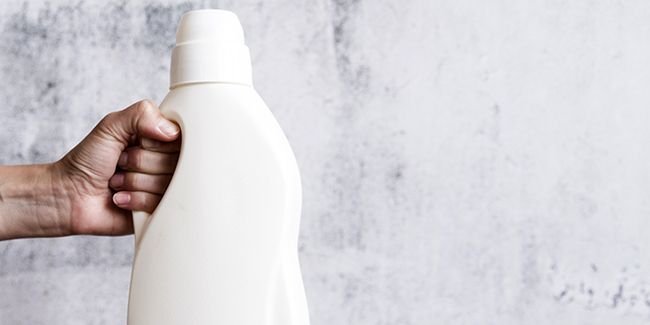 Les dangers insoupçonnés de l'eau de Javel pour votre intérieur
