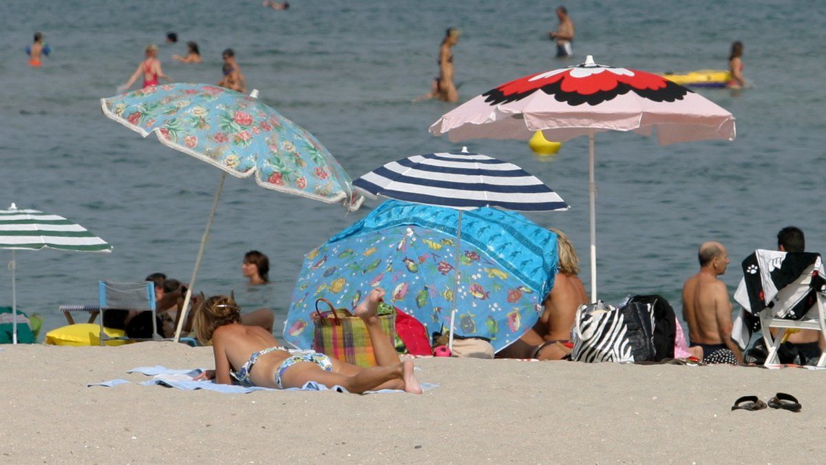 Une commune italienne fait polémique avec sa nouvelle règle sur les parasols