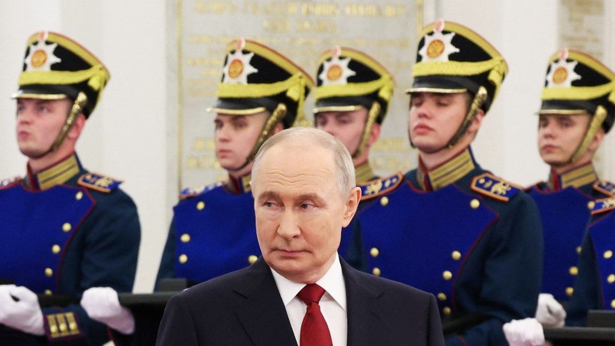 Vladimir Poutine se barricade : une peur grandissante face aux menaces