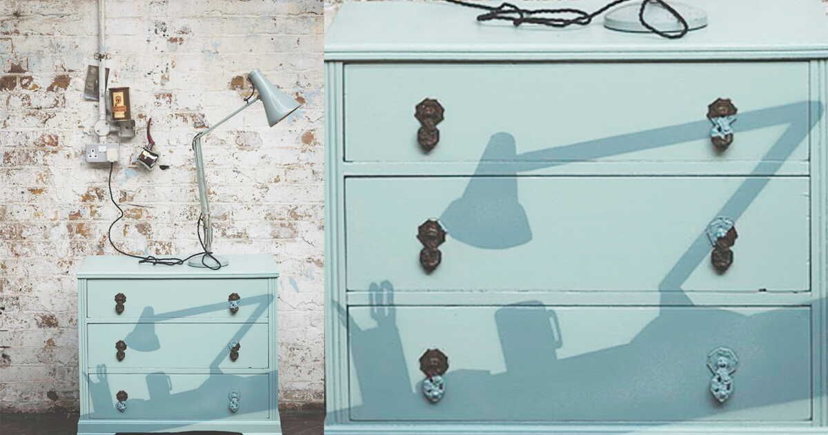 Une commode en ombres chinoises