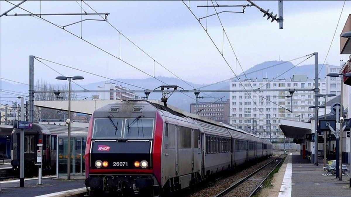 Des retards inacceptables : le train Paris-Clermont arrive avec huit heures de retard