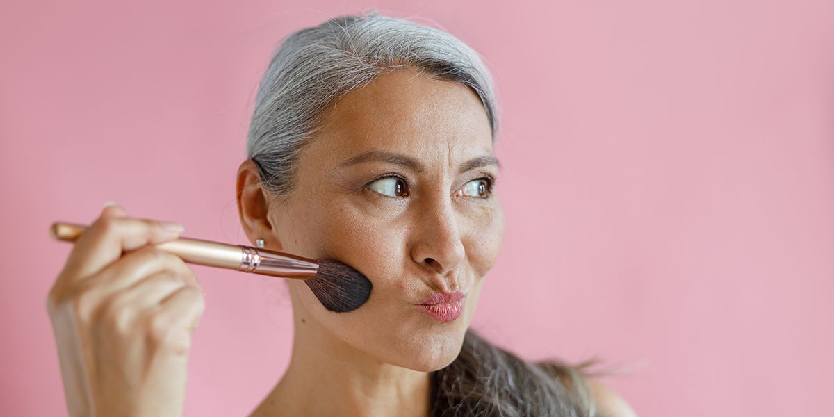 5 raisons convaincantes d'abandonner le maquillage après 60 ans