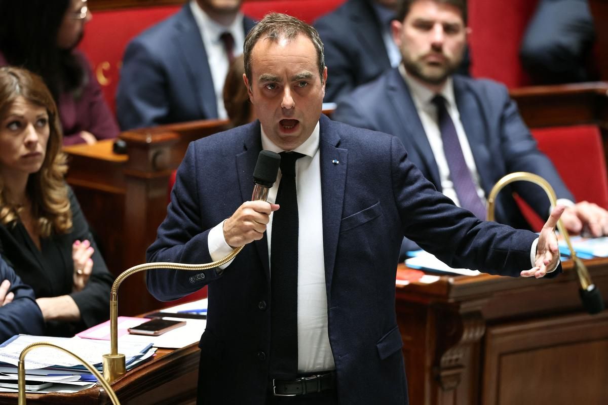 Sébastien Lecornu lance des dépistages de drogues au sein de l'État