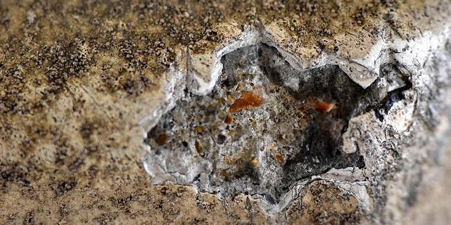 Reboucher un trou dans un mur : les secrets d'un résultat impeccable