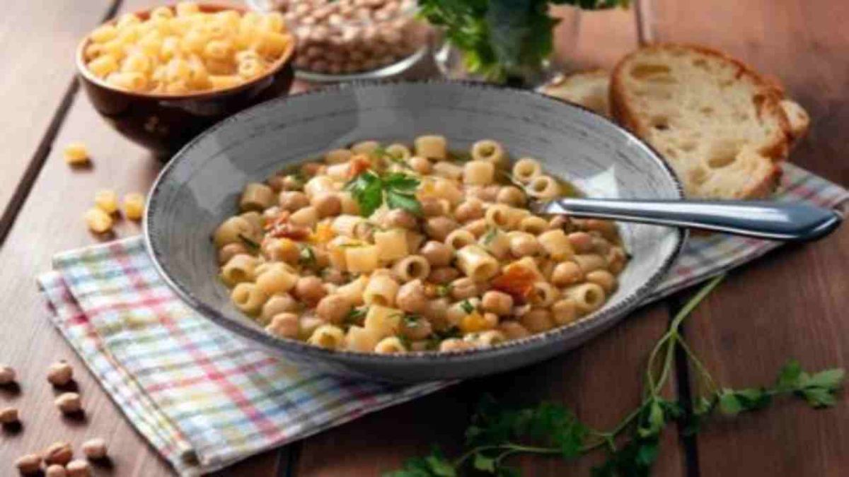Pâtes et pois chiches à la romaine : un délice léger et savoureux