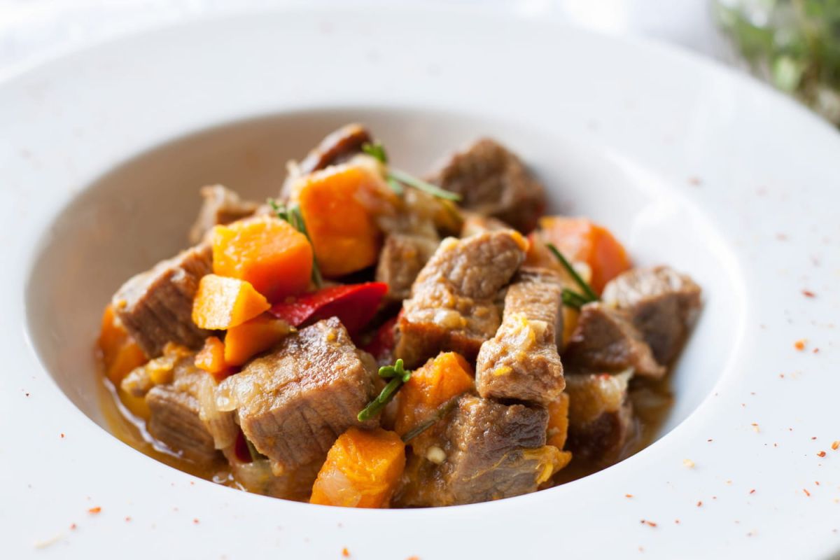 Découvrez le navarin d'agneau de Pâques avec Philippe Etchebest