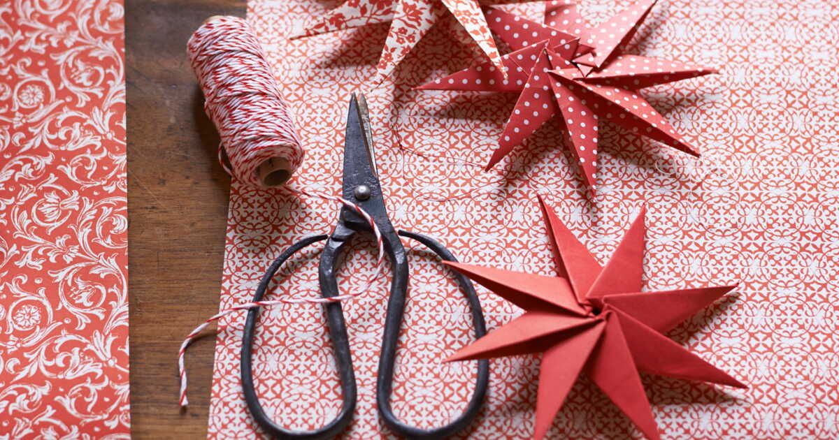 Découvrez l'art de plier l'étoile de Noël à 8 branches
