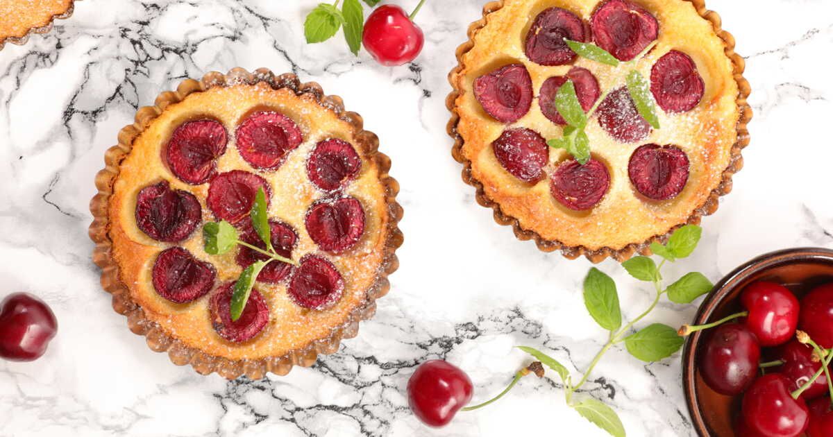 La délicieuse recette du clafoutis aux cerises et à l'aspérule odorante d'Alessandra Montagne
