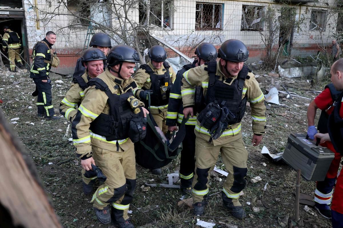 Kiev sous les bombes : une nouvelle attaque meurtrière fait au moins neuf victimes