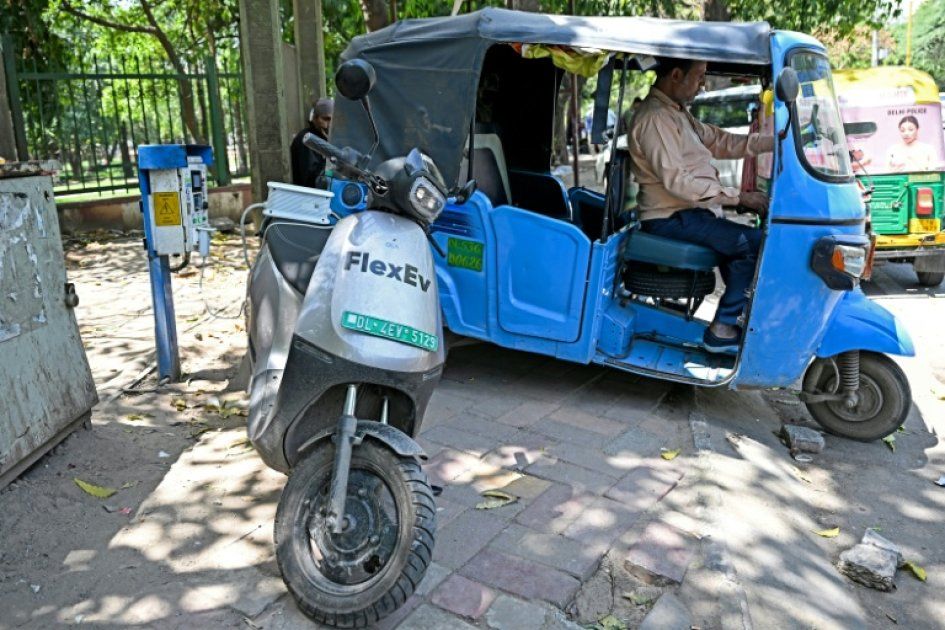 Des applications sous haute surveillance à New Delhi : les tricycles électriques en péril
