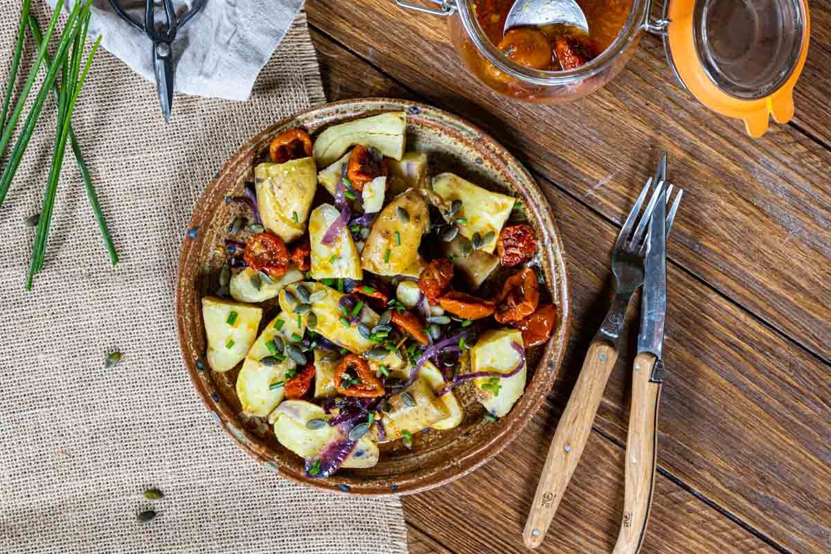 Salade de pommes de terre aux tomates rôties