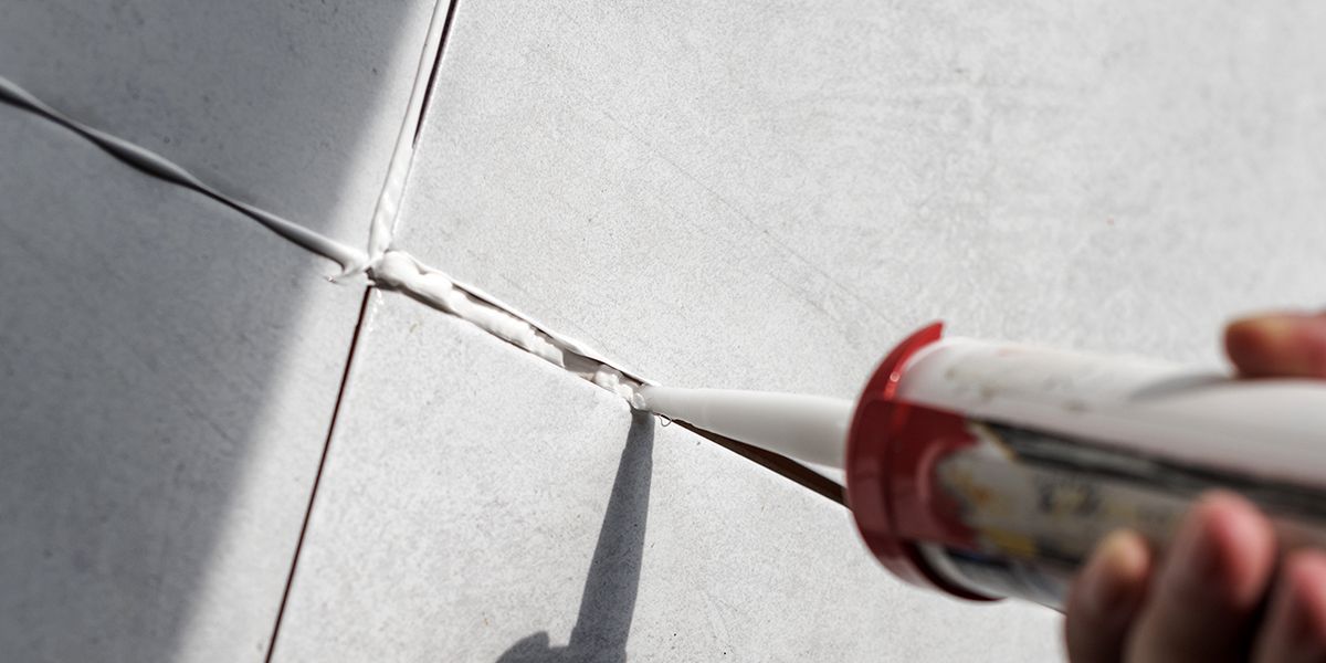 Silicone vs acrylique : bien choisir son mastic pour tous vos travaux