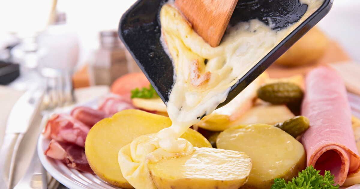 Comment déguster la raclette sans culpabilité : 4 astuces pour un repas équilibré
