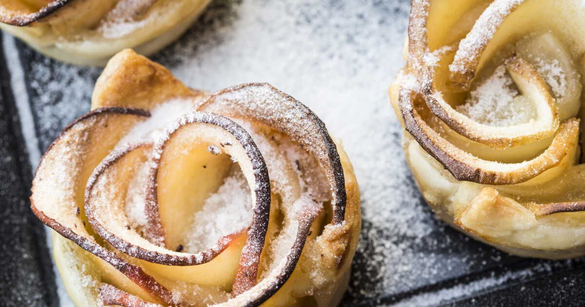 Roses feuilletées aux pommes : un dessert élégant à préparer en un clin d'œil