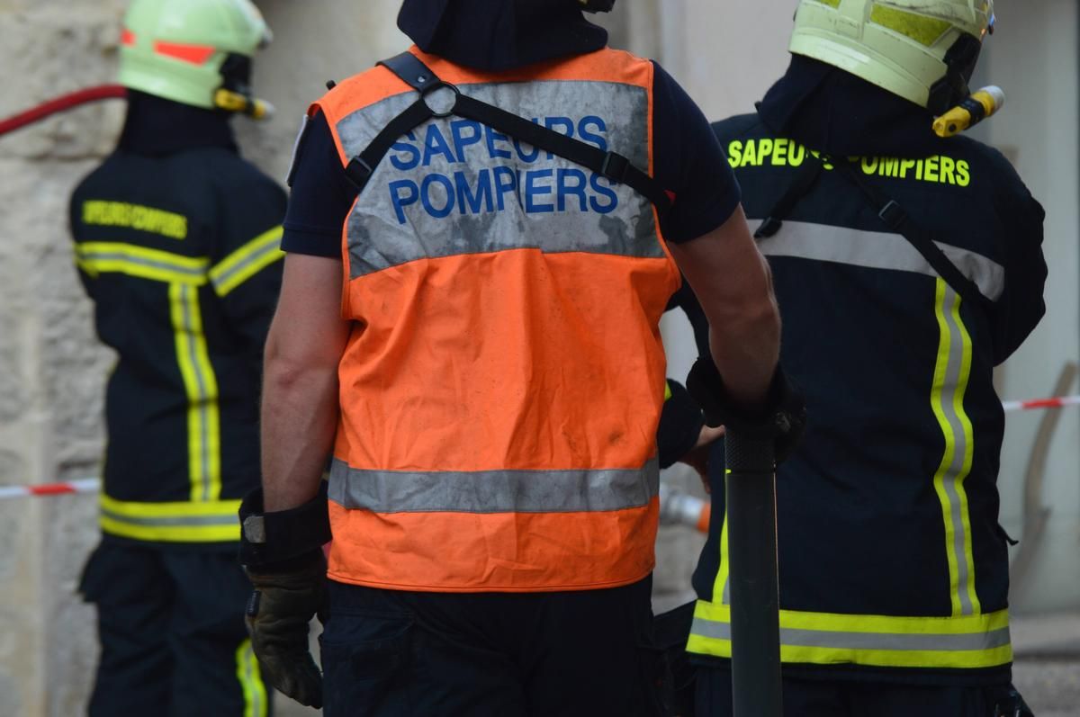 Tragédie nocturne en Gironde : un homme perd la vie dans un accident de scooter