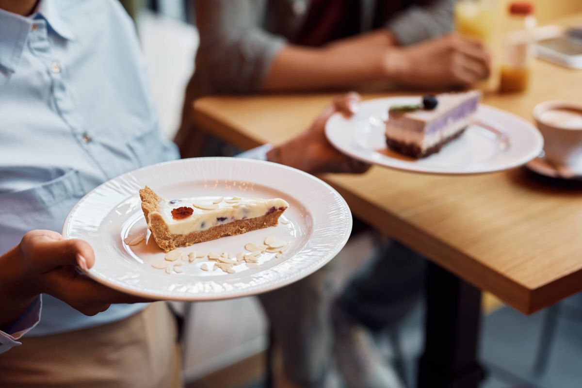Découvrez comment les serveurs vous poussent à céder à la tentation du dessert