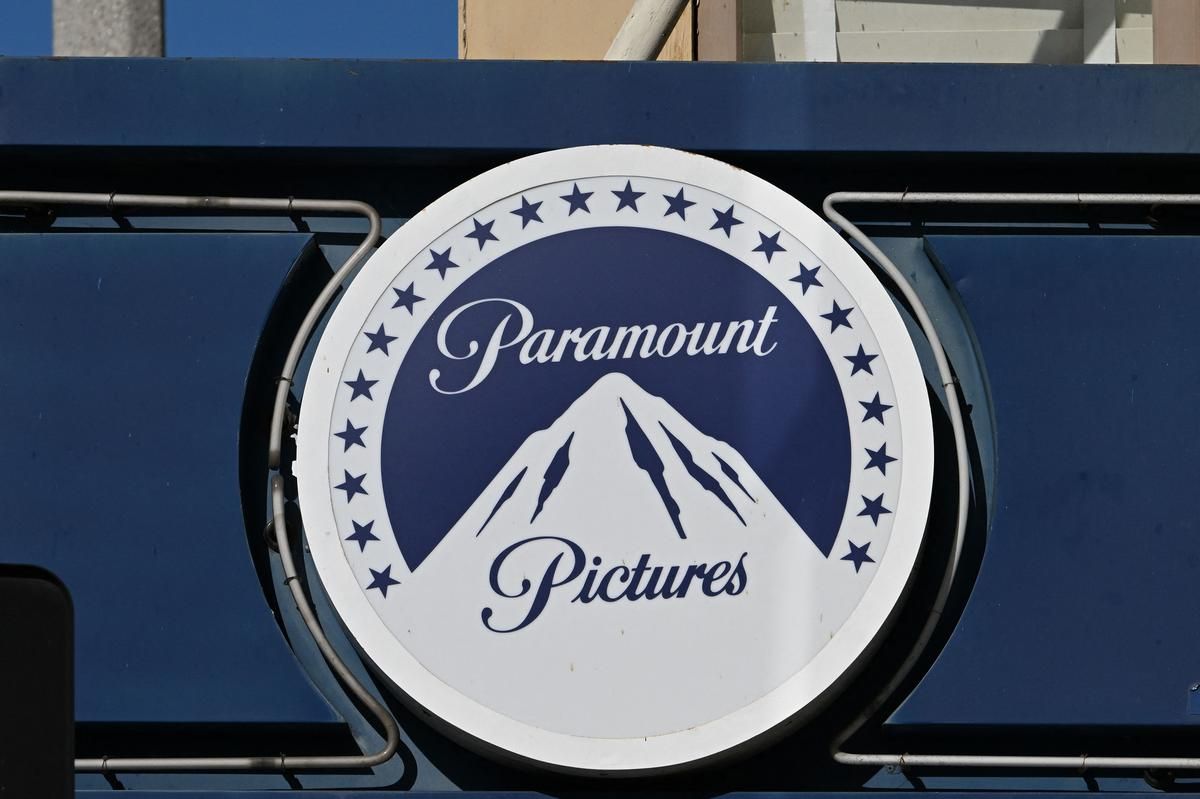 Douze États américains contestent le rachat de Warner par Paramount