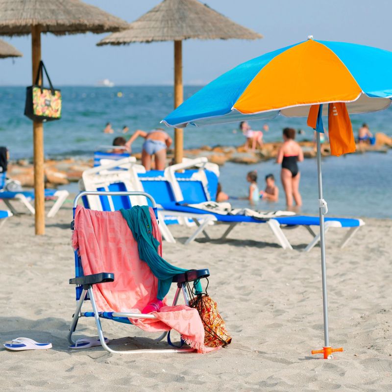 Des astuces ingénieuses pour protéger vos affaires à la plage cet été